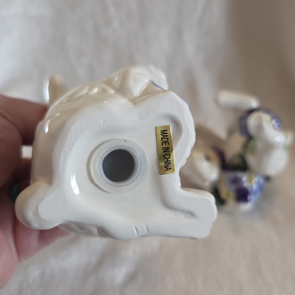 Andrea by Sadek Playful Baby Bunny Rabbits w/Hydrangeas Salt and Pepper Shakers - Picture 6 of 12